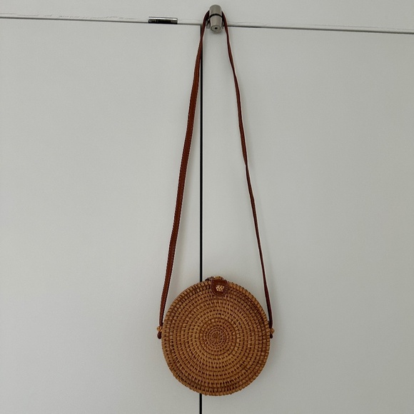 Round Rattan Bag Crossbody - Handmade Ata Wicker Woven Purse - Circle - Picture 2 of 9